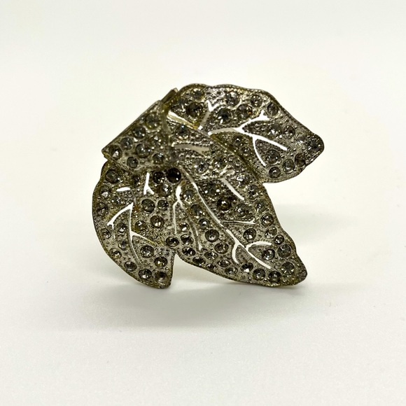 Vintage 20s/30s Art Deco Rhinestone Dress, Scarf Clip Trefoil Ivy Design - Picture 1 of 7